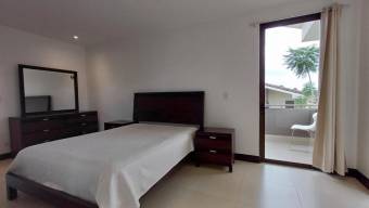 Se vende moderna casa con patio en condominio de Sabanilla 26-566 Se vende moderna casa con patio en condominio de Sabanilla 26-566