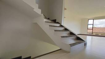 Se vende moderna casa con patio en condominio de Sabanilla 26-566 Se vende moderna casa con patio en condominio de Sabanilla 26-566