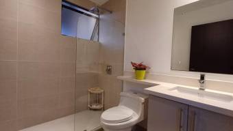 Se vende moderna casa con patio en condominio de Sabanilla 26-566 Se vende moderna casa con patio en condominio de Sabanilla 26-566