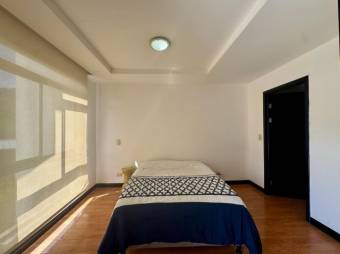 Se alquila moderno apartamento en condominio de Santa Ana 26-586