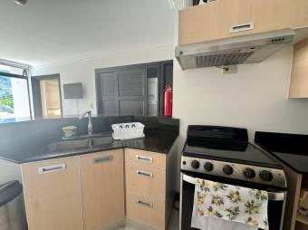 Se alquila moderno apartamento en condominio de Santa Ana 26-586