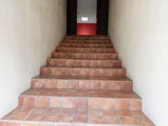 Se alquila espaciosa casa en Jesus de Santa barbara 26-525