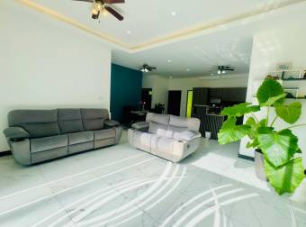 FOR SALE ! Nature Retreat with Pool and Guest Suite 