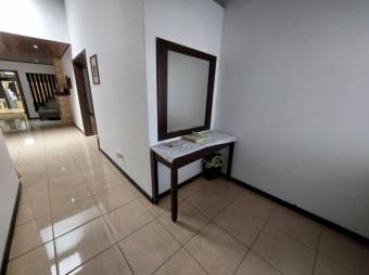 Se vende lujosa casa con uso de suelo mixto en Santo Tomas Heredia 25-1934 Se vende lujosa casa con uso de suelo mixto en Santo Tomas Heredia 25-1934