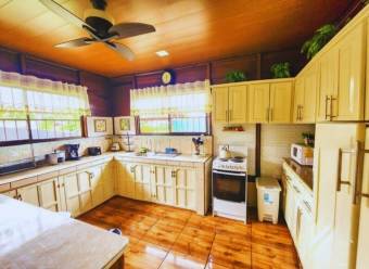 VENTA DE CASA AMUEBLADA, CON PISCINA, ALAJUELA, SAN CARLOS, LA FORTUNA 9508745