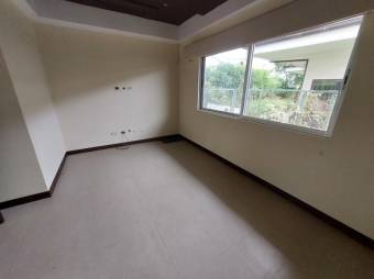 Se vende Moderna casa con patio en condominio de San Rafael Alajuela 26-40 Se vende Moderna casa con patio en condominio de San Rafael Alajuela 26-40