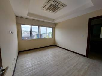 Se alquila moderna casa con patio en condominio San Rafael Alajuela 26-50 Se alquila moderna casa con patio en condominio San Rafael Alajuela 26-50