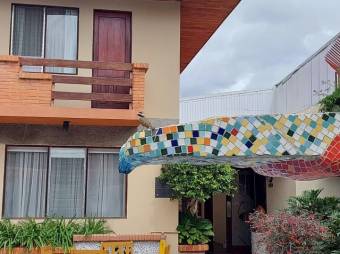 Se alquila apartamento amoblado en La Sabana 26-506