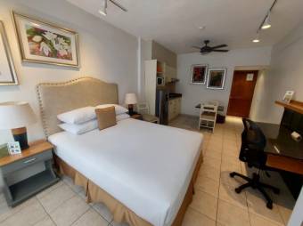 Se alquila apartamento amoblado en La Sabana 26-506