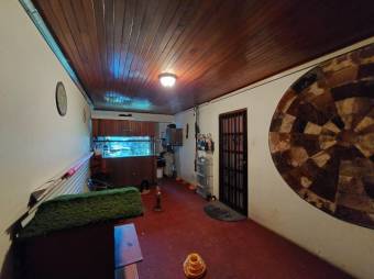 Se vende espaciosa casa con patio en Santa Lucia de Barva 26-568 Se vende espaciosa casa con patio en Santa Lucia de Barva 26-568