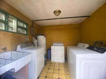 Se alquila apartamento amoblado en San Antonio Escazú 26-453