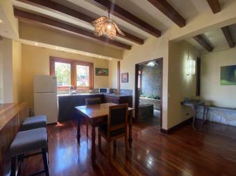 Se alquila espacioso apartamento en San Antonio Escazú 26-363