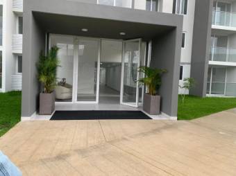 Se alquila apartamento a estrenar en condominio de Uruca San José 26-556