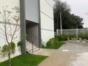 Se alquila apartamento a estrenar en condominio de Uruca San José 26-556