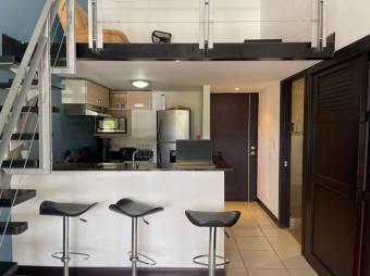 Se alquila espacioso apartamento en condominio de Uruca Santa Ana 25-1472