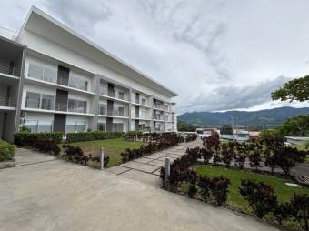 Se alquila espacioso apartamento en condominio de Pozos Santa Ana 26-290