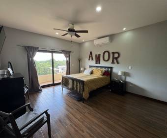 Spanish-style house for sale in a condominium located in Brasil de Mora.