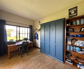 Spanish-style house for sale in a condominium located in Brasil de Mora.