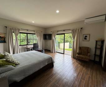 Spanish-style house for sale in a condominium located in Brasil de Mora.