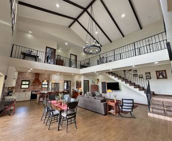 Spanish-style house for sale in a condominium located in Brasil de Mora.