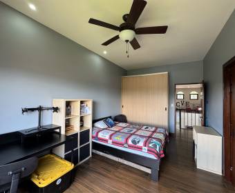 Spanish-style house for sale in a condominium located in Brasil de Mora.