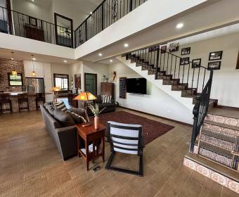 Spanish-style house for sale in a condominium located in Brasil de Mora.