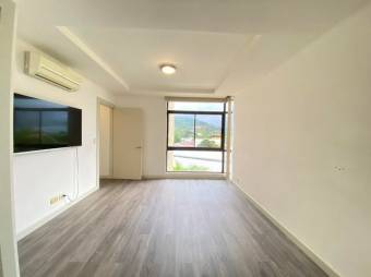 Se alquila espacioso apartamento en condominio de Rio Oro 26-261