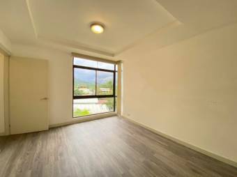 Se alquila espacioso apartamento en condominio de Rio Oro 26-261