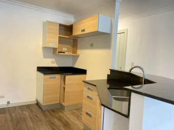 Se alquila espacioso apartamento en condominio de Rio Oro 26-261