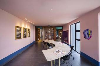 Se alquila moderno apartamento en Núcleo Sabana 25-1720