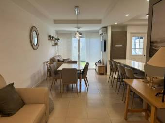 Se alquila espaciosa casa con patio en Ciudad Colon de Santa Ana 26-210