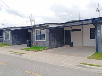 Se alquila espaciosa casa en condominio de Lindora 26-429