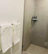 Se alquila moderno apartamento en condominio de San Rafael Escazú 26-427