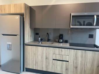 Se alquila moderno apartamento en condominio de San Rafael Escazú 26-427