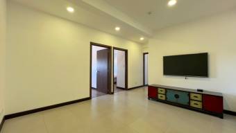 Se alquila moderno Penthouse amoblado en San Rafael Escazú 26-215