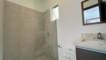 Se alquila moderno Penthouse amoblado en San Rafael Escazú 26-215