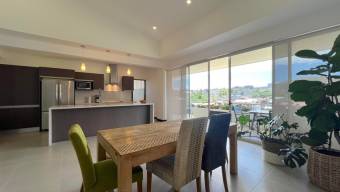 Se alquila moderno Penthouse amoblado en San Rafael Escazú 26-215