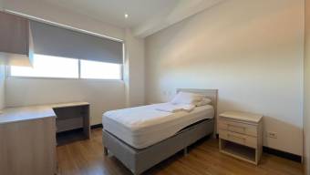 Se alquila moderno Penthouse amoblado en San Rafael Escazú 26-215