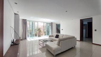 Se alquila casa de lujo en condominio de Santa Ana 25-662