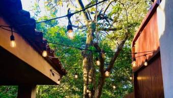 Se vende espaciosa casa en condominio de Colon de Mora 25-901