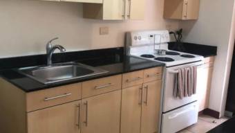 Se vende espaciosa casa en condominio de Colon de Mora 25-901