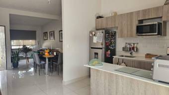 Se vende espaciosa casa en condominio de Lindora 25-587 Se vende espaciosa casa en condominio de Lindora 25-587