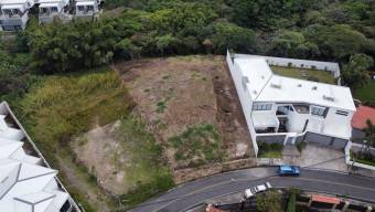 Se vende amplio lote de 1,371m2 en Escazú Centro 25-1950 Se vende amplio lote de 1,371m2 en Escazú Centro 25-1950