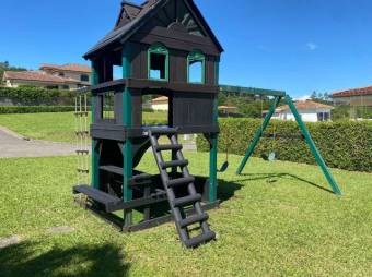 Se vende amplio lote de 747m2 en condominio de Brasil Santa Ana 25-95