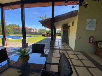 Se vende amplio lote de 747m2 en condominio de Brasil Santa Ana 25-95