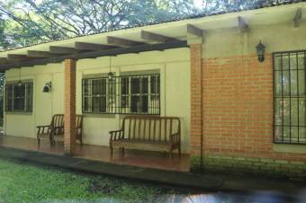 Se vende amplio lote de 5,640m2 en Brasil Santa Ana 24-395