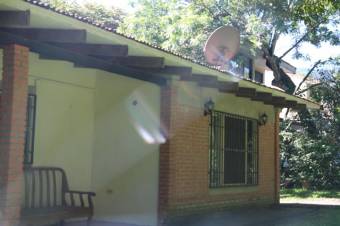 Se vende amplio lote de 5,640m2 en Brasil Santa Ana 24-395