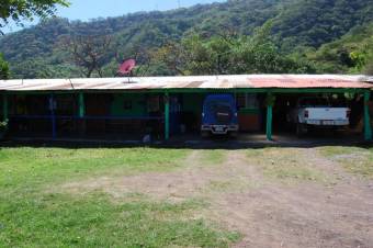 Se vende amplia finca de 2.1 hectáreas en Montañas de Santa Ana 23-3341