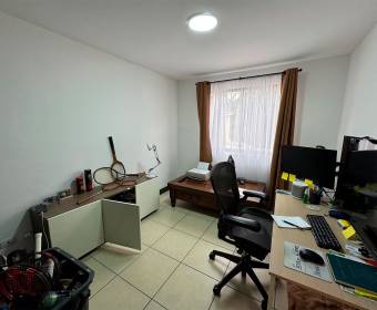 Corner townhouse for sale in Santa Ana Hills Condominium