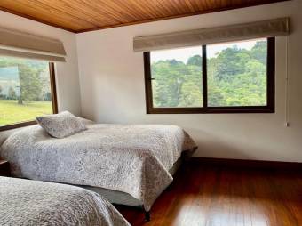 Se vende amplia finca de 14.9 hectáreas en Santa bárbara Heredia 25-1839